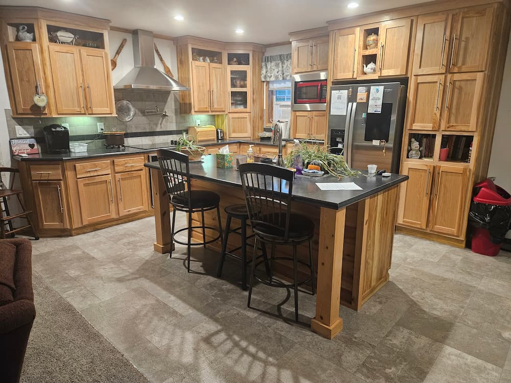 Full Kitchen with Island
